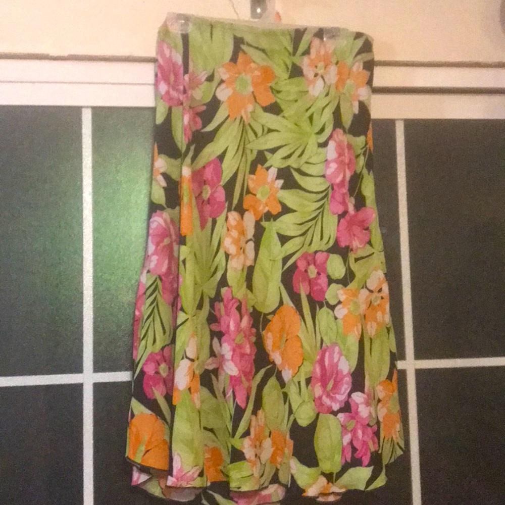 Lined skirt.